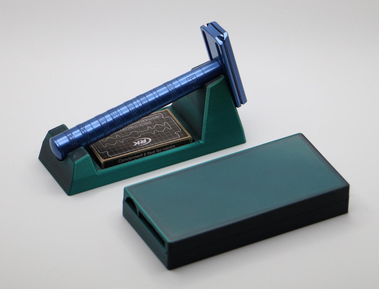 Henson Razor Stand with Blade Insert