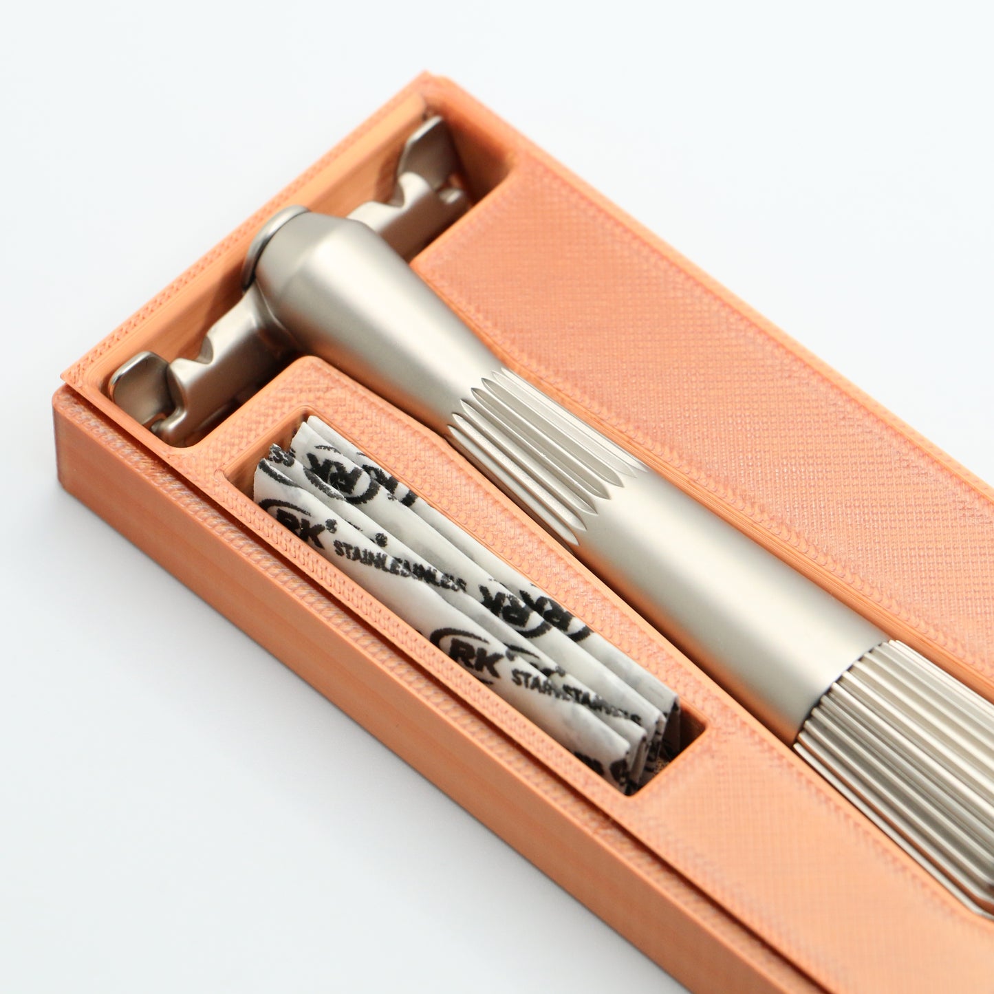 Travel Case for Leaf The Twig/Thorn Safety Razor
